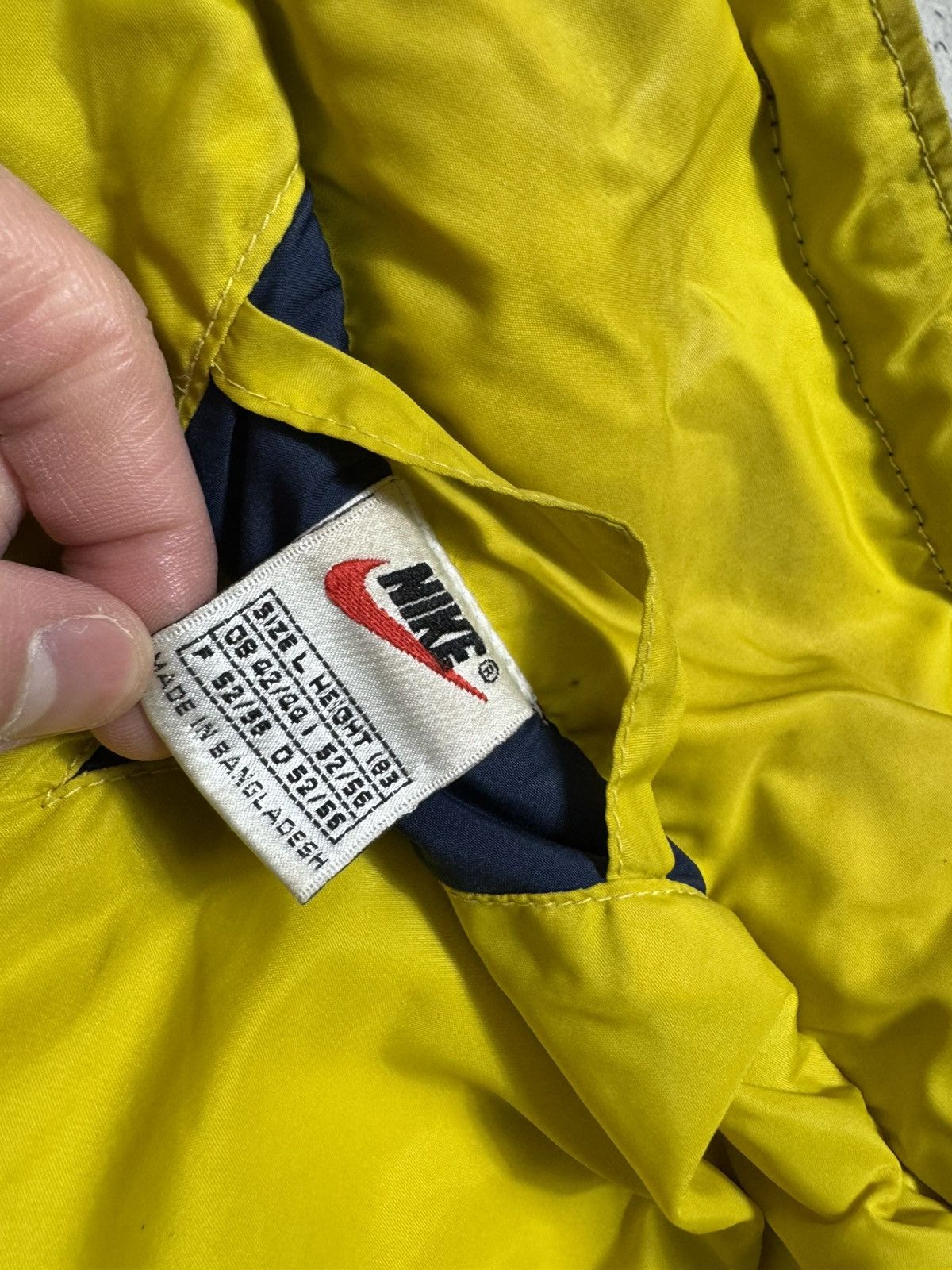 Nike Nike Vintage 90’s Big Logo Swoosh Down Puffer Jacket Size US L / EU 52-54 / 3 - 8 Thumbnail