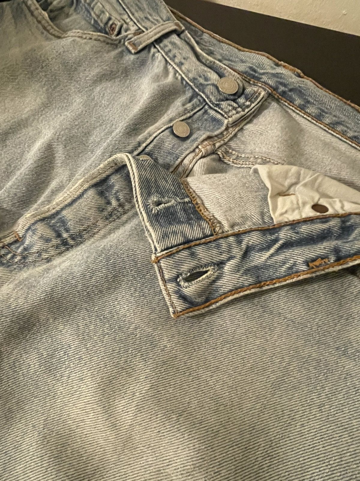 Levi's 90s 501s light wash Size US 34 / EU 50 - 4 Thumbnail
