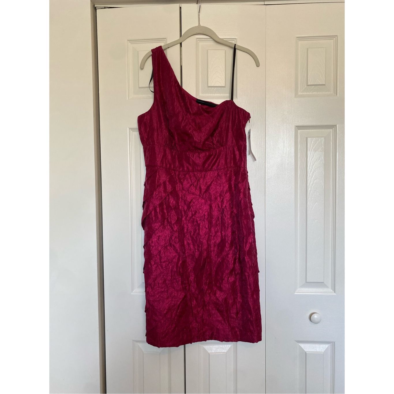 Other London Style NWT Magenta Pink One Strap Ruffle Dress, Size 1 Size XXL / US 16-18 / IT 52-54 - 1 Thumbnail