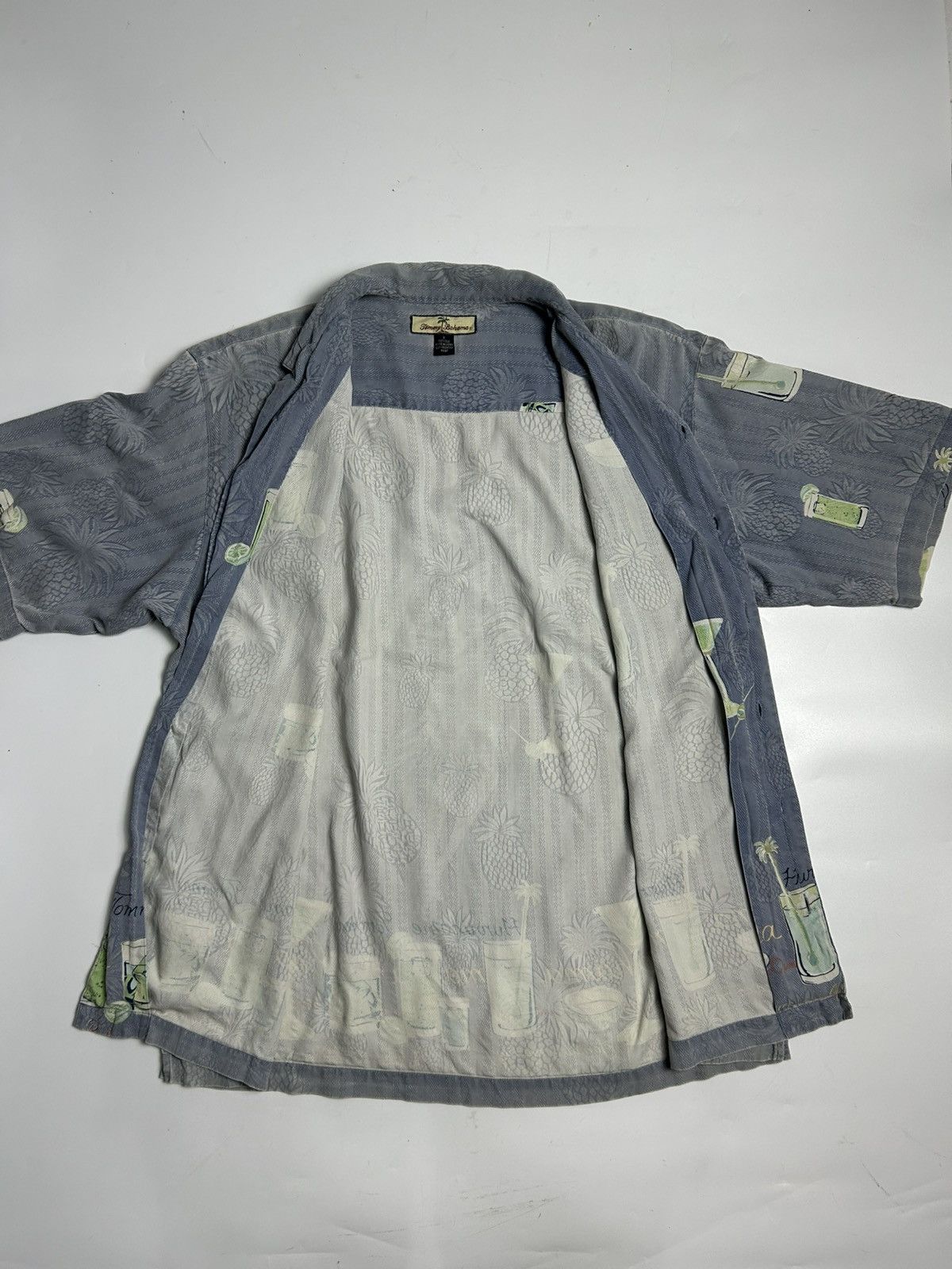 Tommy Bahama TOMMY BAHAMA SILK BUTTON UP COLLAR SHIRT Size US S / EU 44-46 / 1 - 2 Thumbnail