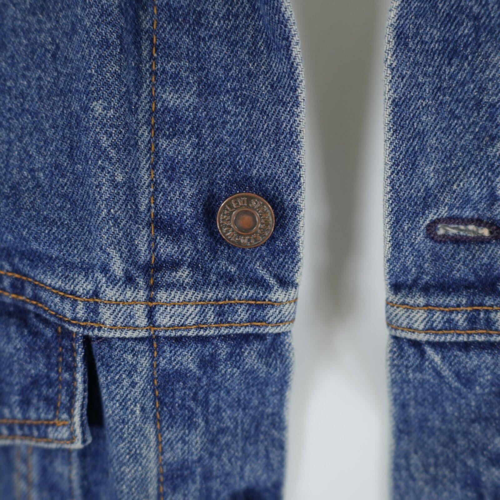 Levi's Vintage USA Levi's Blue Denim Jean Trucker Jacket Medium Size US M / EU 48-50 / 2 - 3 Thumbnail