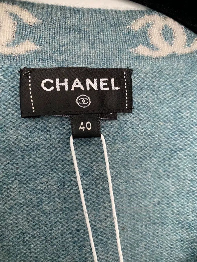 Chanel Chanel Camelia button corse knitted vest Size S / US 4 / IT 40 - 3 Thumbnail