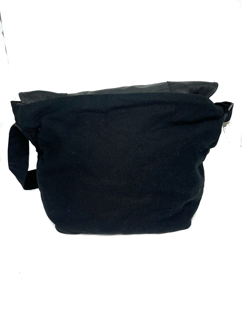 Takeo Kikuchi Authentic Takeo Kikuchi Massenger Bag Size ONE SIZE - 2 Thumbnail