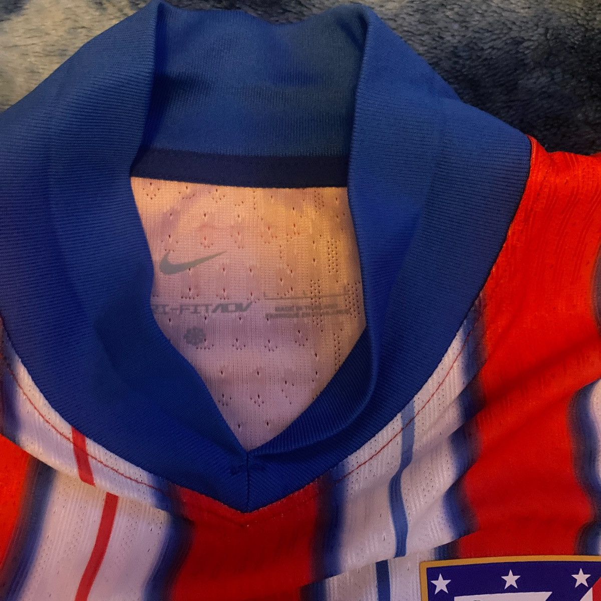 Nike Julian Alvarez Atletico Madrid 24/25 Home jersey Size US M / EU 48-50 / 2 - 3 Thumbnail
