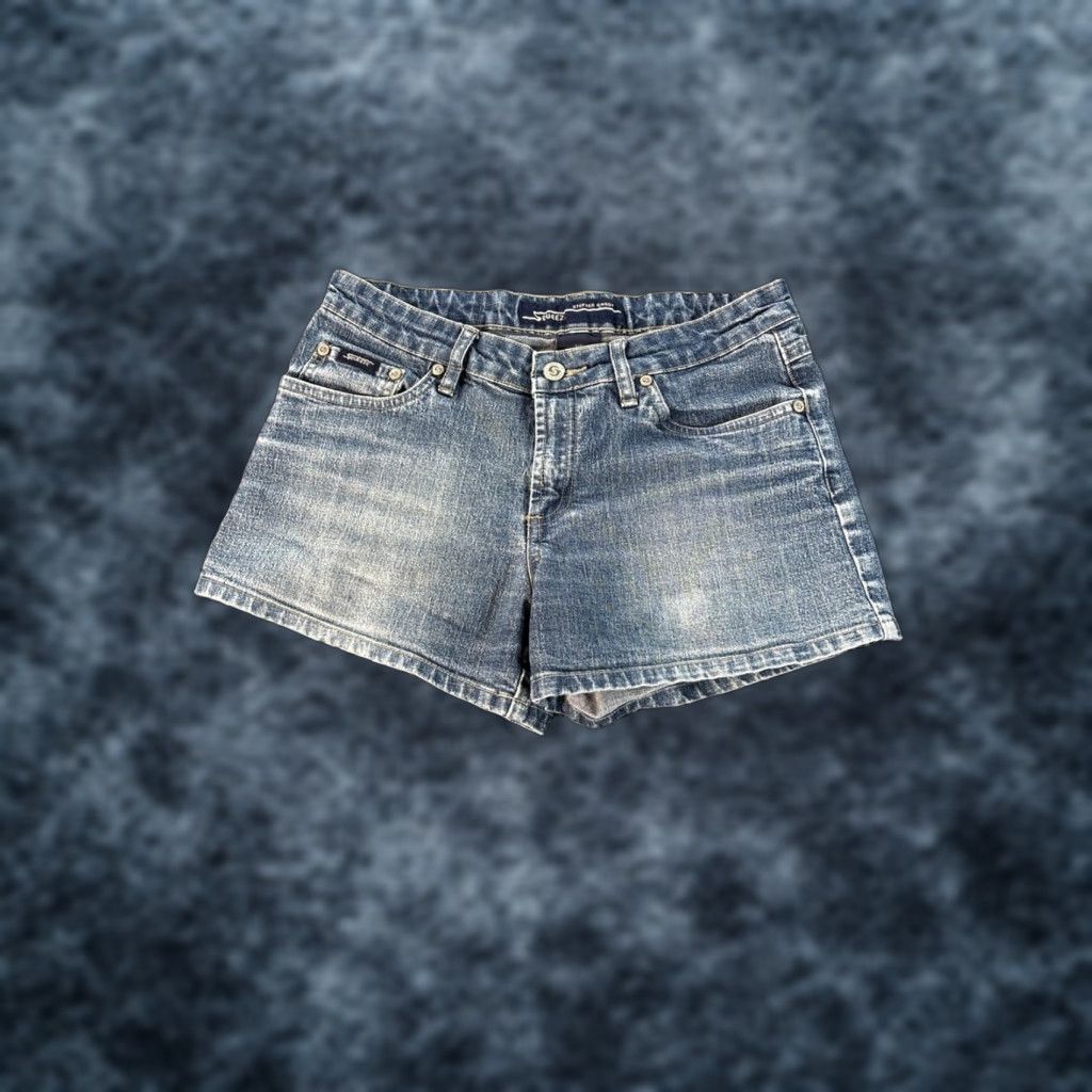 Vintage VINTAGE Squeeze Shorts Denim Light Wash 28 Womens Cotton Pockets Y2K Whiskered Cut-Off Streetwear Womens 28 Blue Size 28" / US 6 / IT 42 - 1 Thumbnail