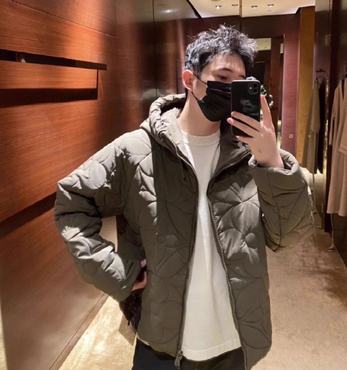 Louis Vuitton LV 3 Flower Quilted Jacket Vintage Green 48 Tags Size US M / EU 48-50 / 2 - 2 Thumbnail