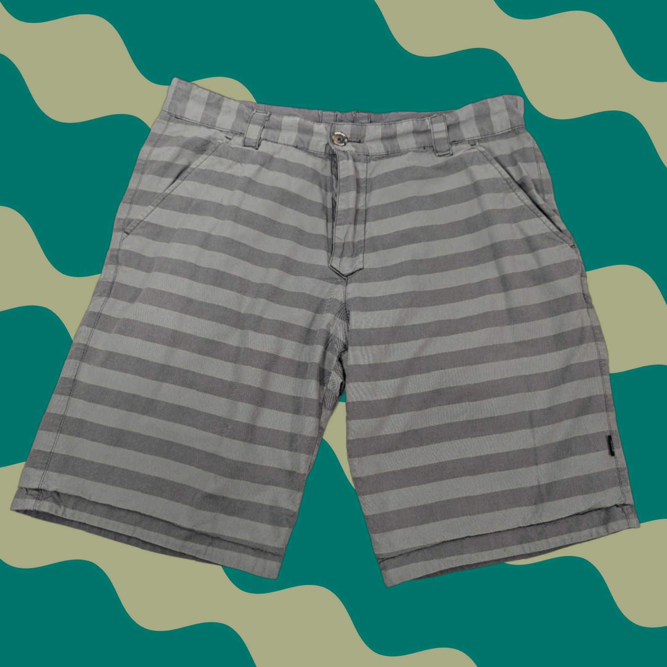 Oakley Oakley Addison Striped Reversible Shorts Mens Size 34 Chino Gray 9 In Inseam Pockets Logo Size US 34 / EU 50 - 1 Thumbnail