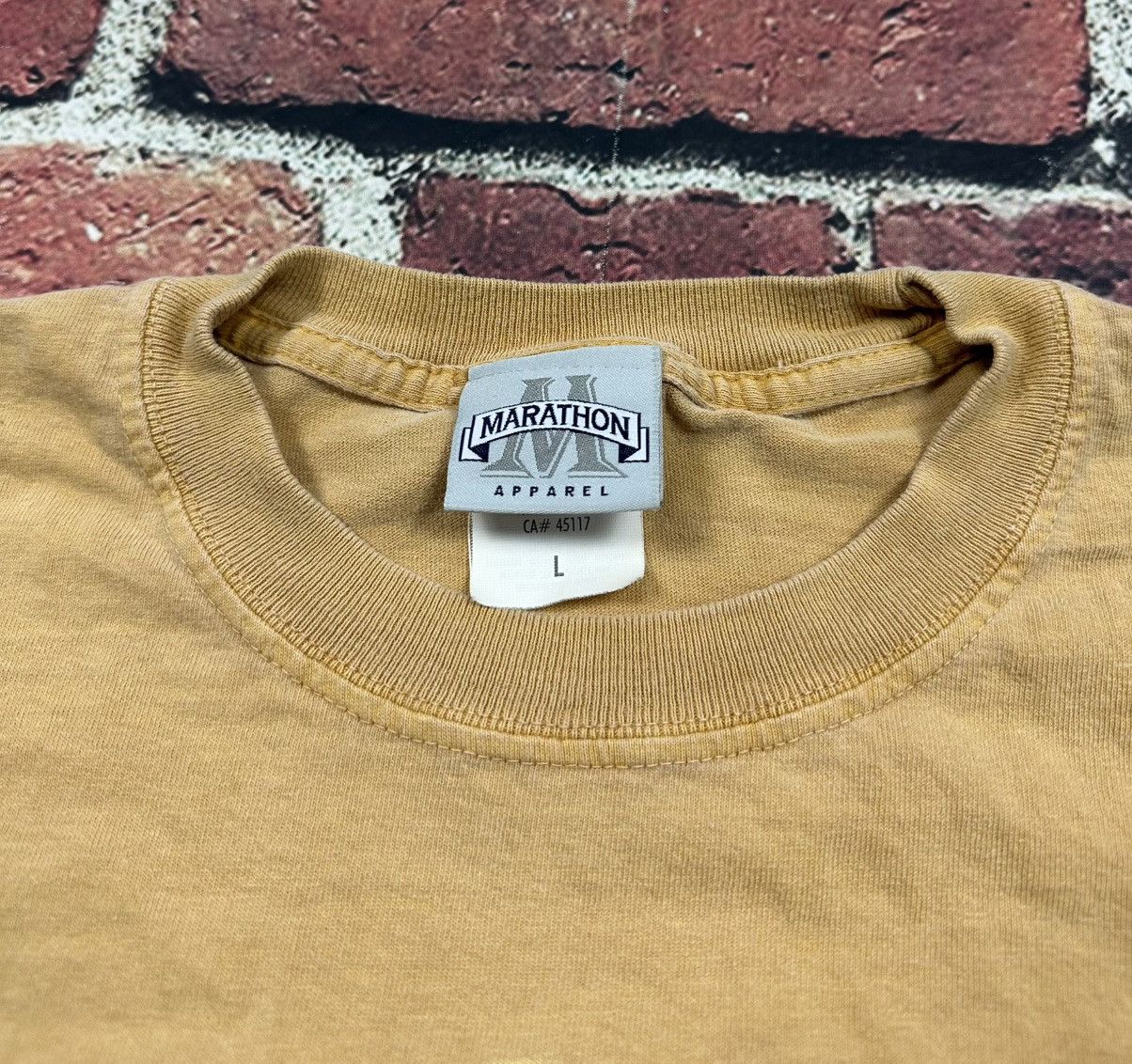 Vintage Vintage Ducks Unlimited T Shirt Yellow Lab Dog Marathon 90s Size US L / EU 52-54 / 3 - 6 Thumbnail
