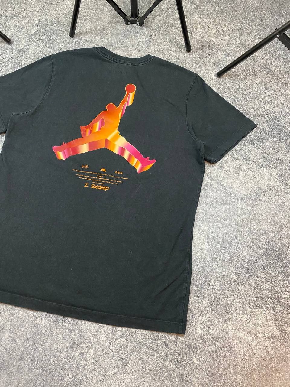 Nike × Vintage Vintage Nike Jordan Faded Tee Shirt Size US L / EU 52-54 / 3 - 3 Thumbnail