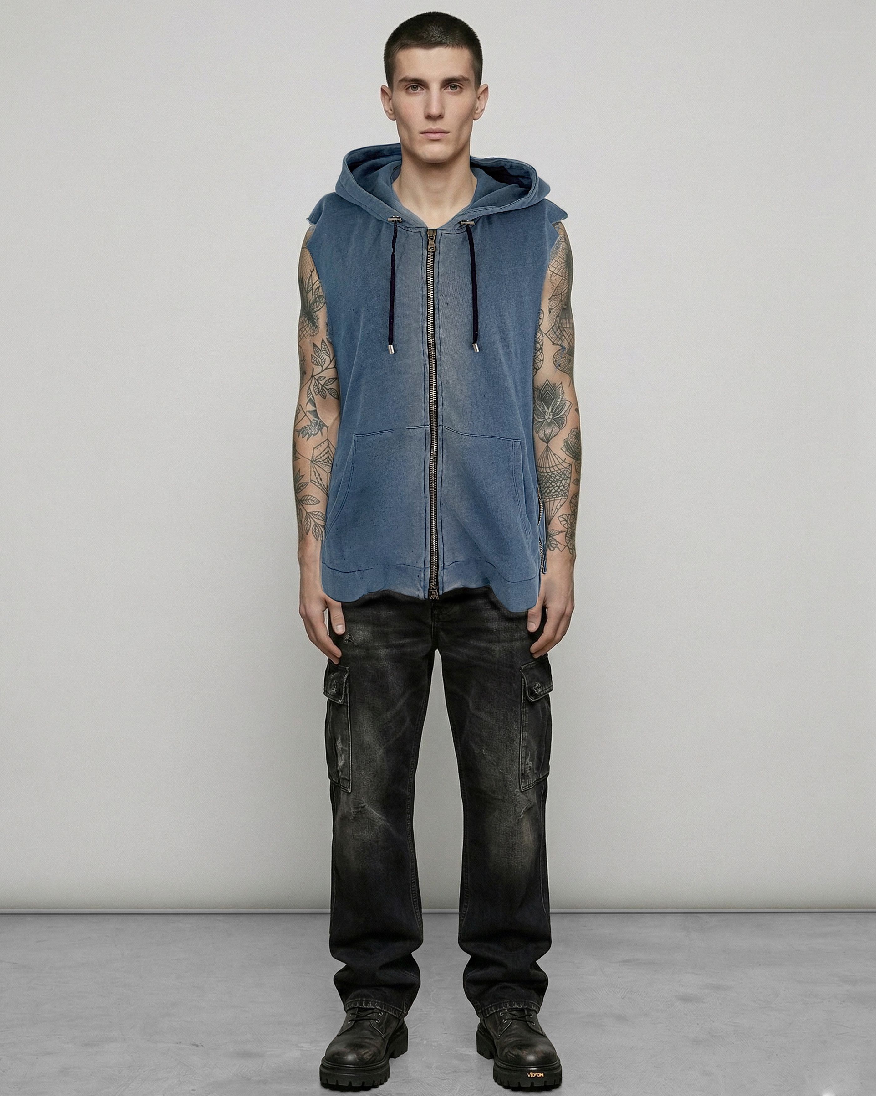 Balmain Archival Crest Sleeveless Zip Hoodie Size US XL / EU 56 / 4 - 1 Thumbnail