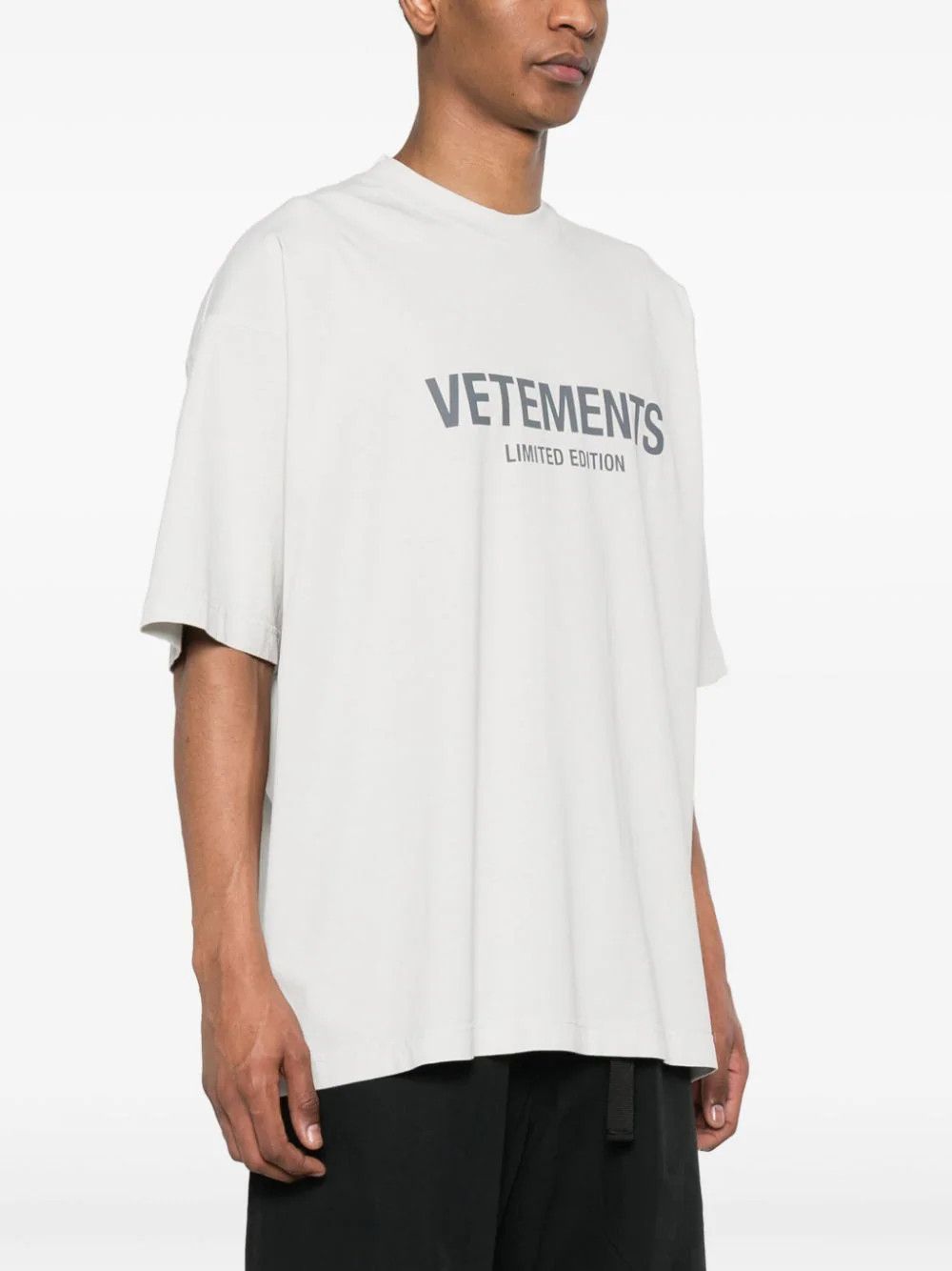Vetements o1y0924 Oversize T-Shirt in White Size US S / EU 44-46 / 1 - 2 Thumbnail
