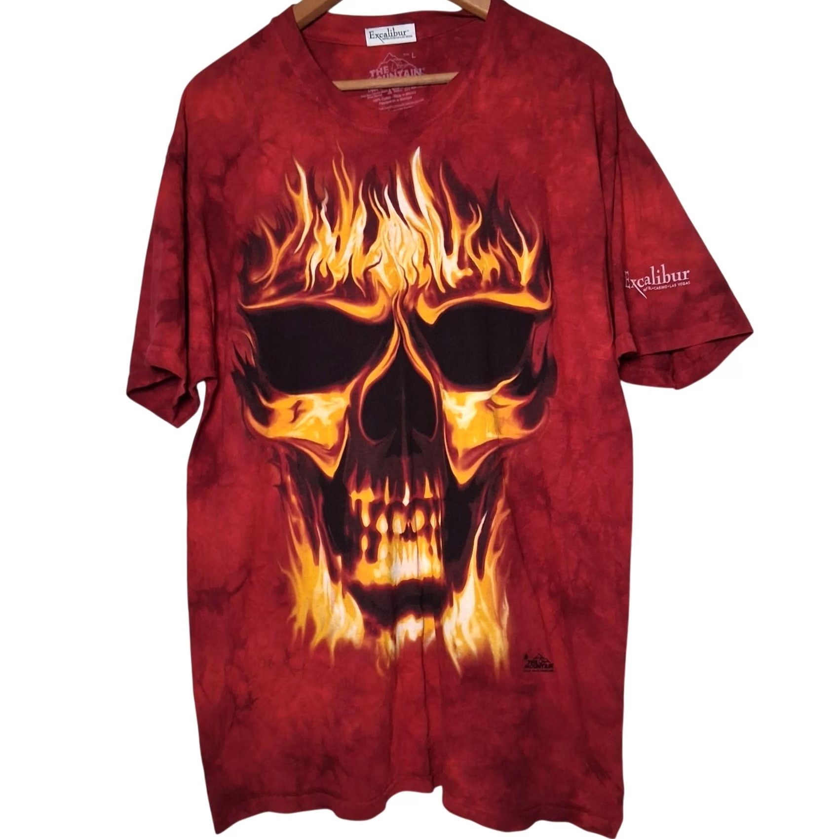 The Mountain VINTAGE The Mountain Flaming Skull Shirt L Red Excalibur Casino Las Vegas 2005 Penfound Mens Size US L / EU 52-54 / 3 - 2 Thumbnail