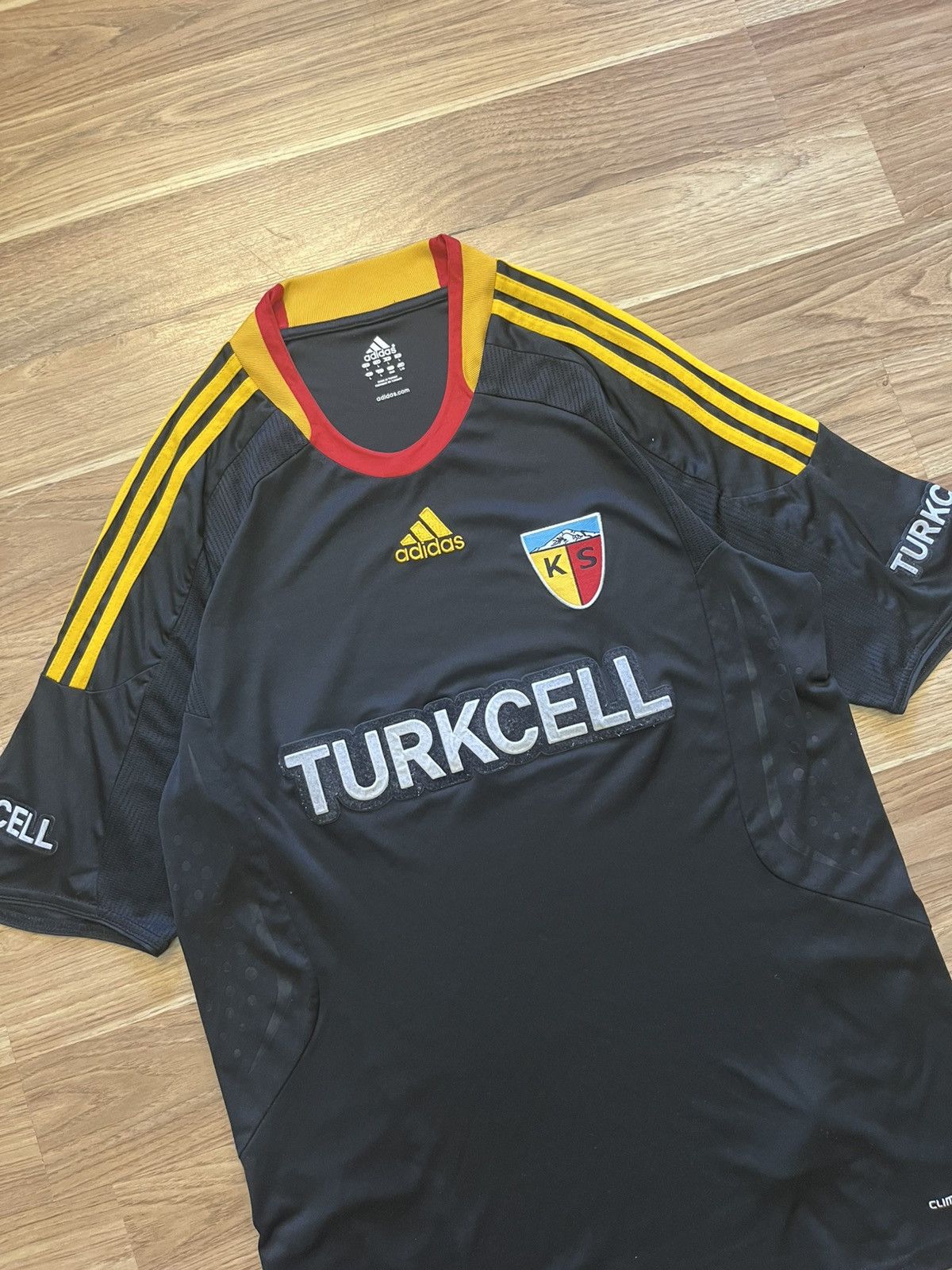 Adidas Jersey Kaysrispor Adidas 09/10 Fourth Kit Oldmoney Vintage Size US L / EU 52-54 / 3 - 2 Thumbnail