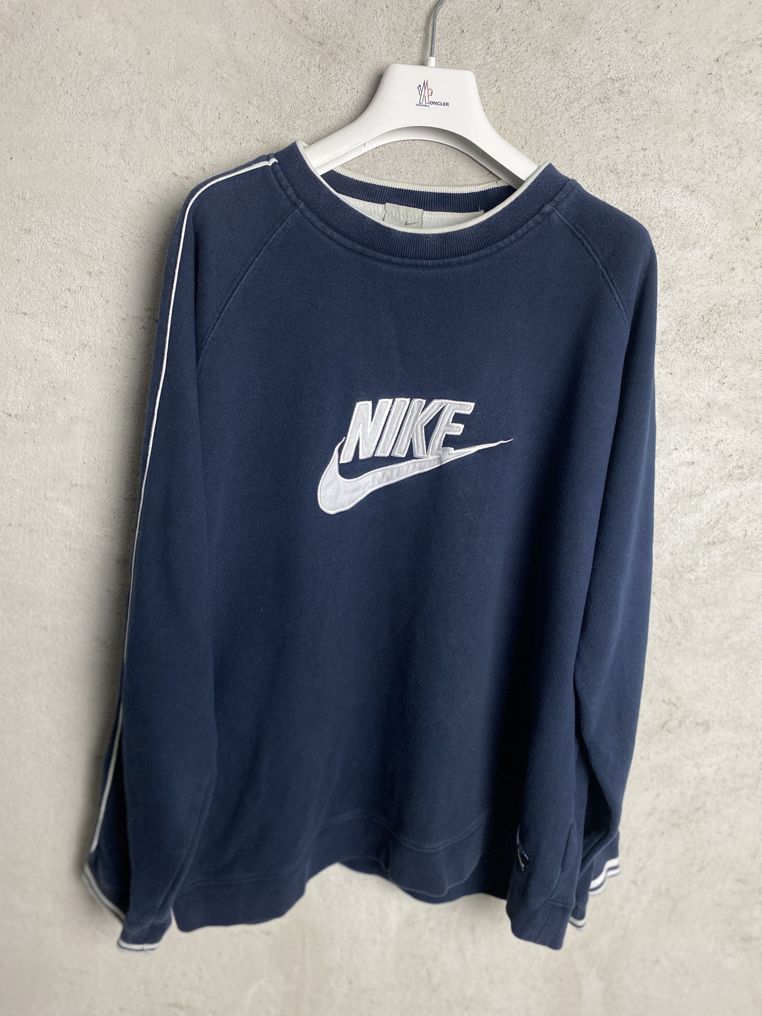 Nike Nike vintage sweatshirt crewneck y2k 00s Size US L / EU 52-54 / 3 - 1 Thumbnail