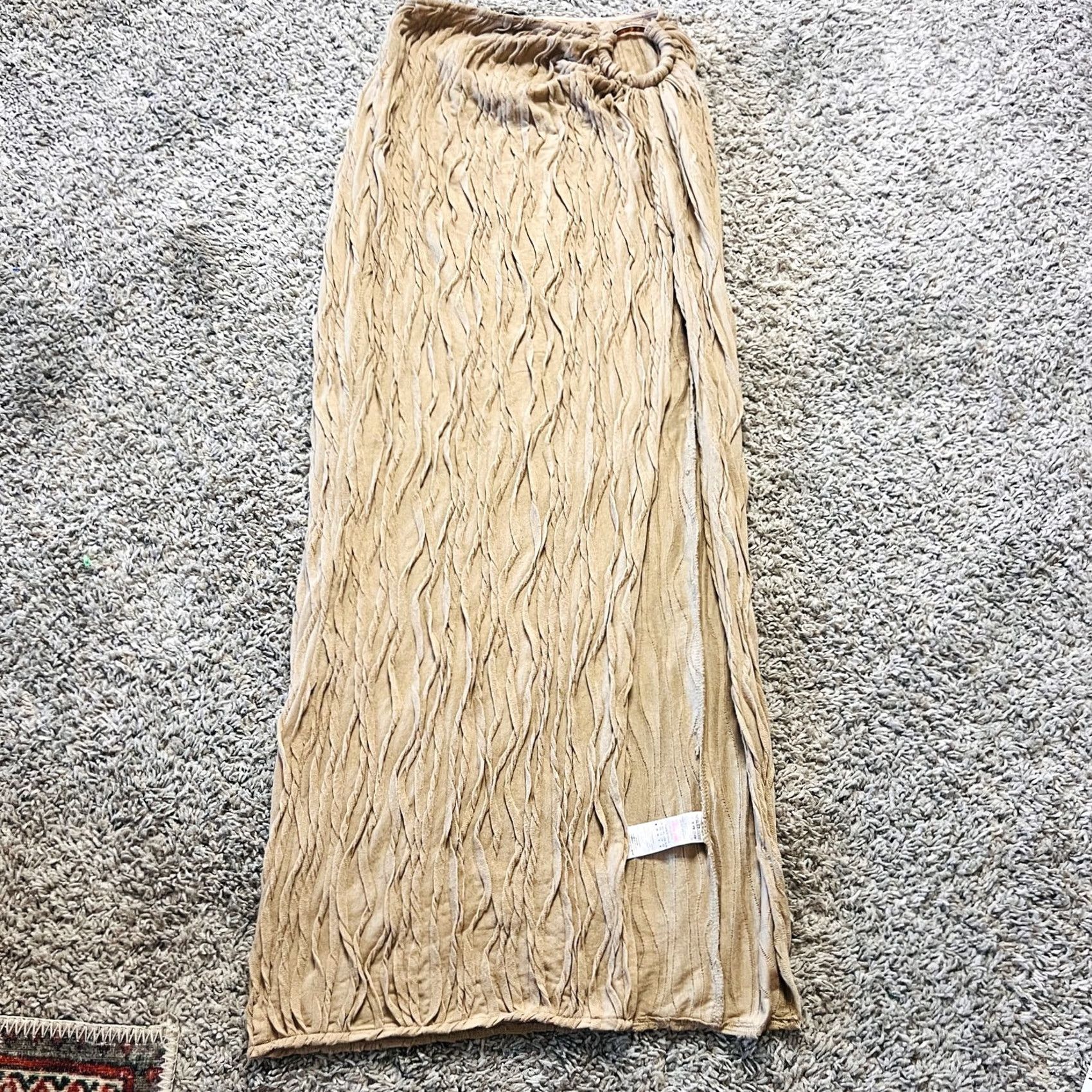 PrettyLittleThing VINTAGE Pretty Little Thing Light Brown High Slit Textured Maxi Skirt Size 4 Skirt Womens S Beige Midi A-Line 90s Boho Size 28" / US 6 / IT 42 - 4 Thumbnail