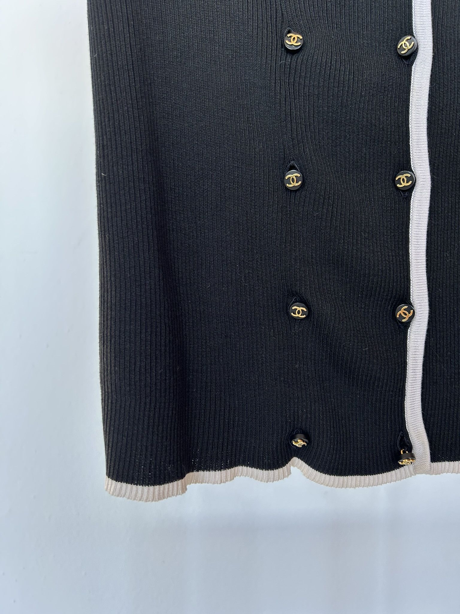 Chanel SS1995 Chanel double breasted button up tank top Size M / US 6-8 / IT 42-44 - 5 Thumbnail