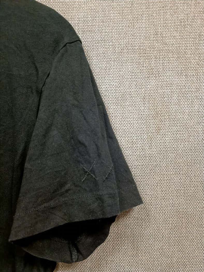 Kaws × Uniqlo t shirt kaws x uniqlo Size US M / EU 48-50 / 2 - 5 Thumbnail