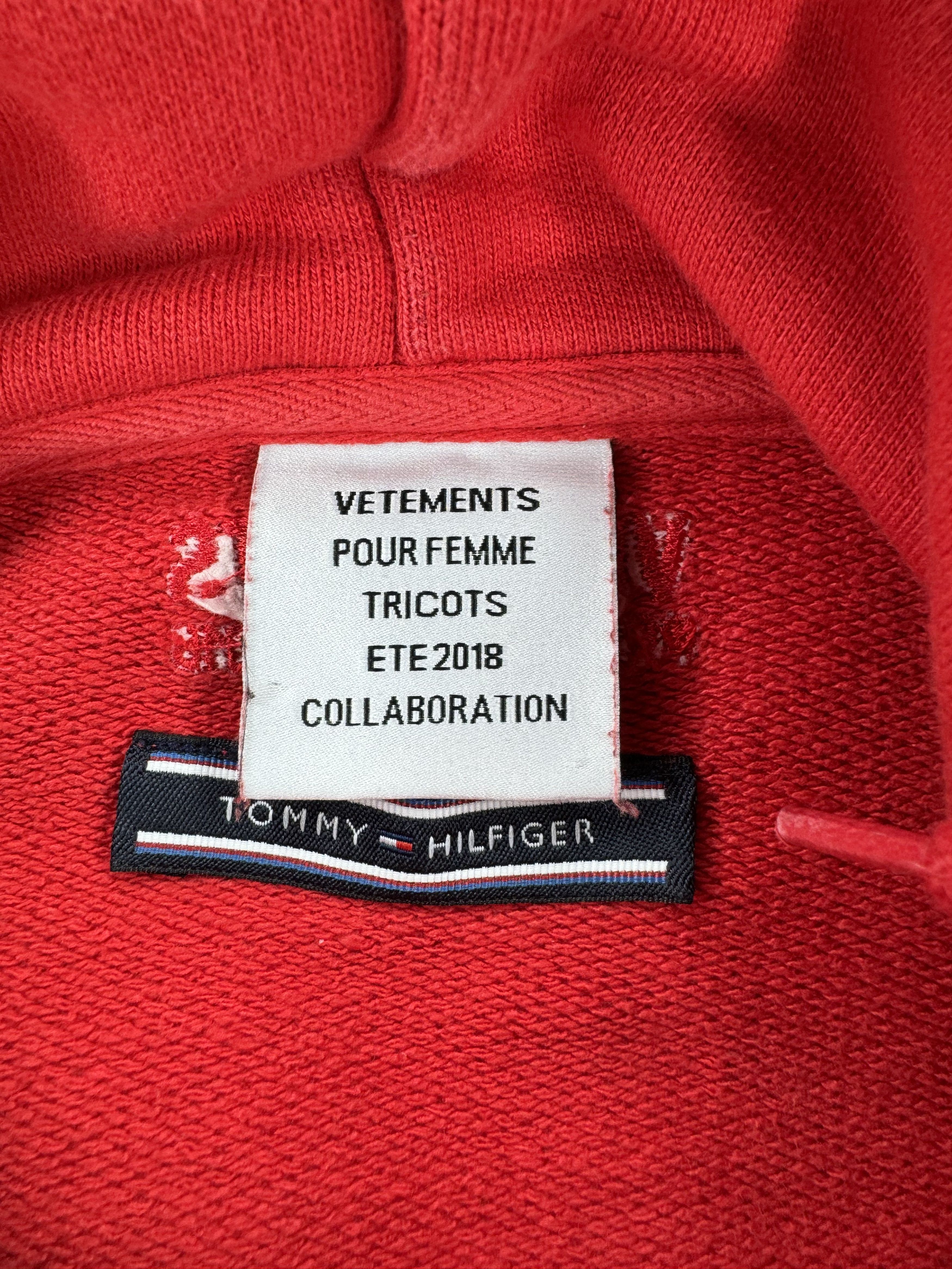 Tommy Hilfiger × Vetements Vetements x Tommy Hilfiger Logo Hoodie Red Size US XS / EU 42 / 0 - 6 Thumbnail