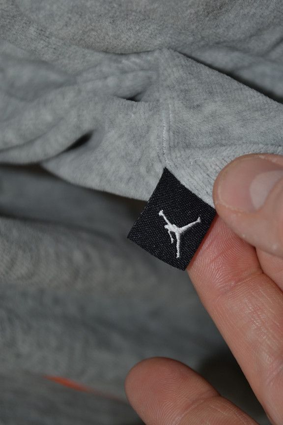 Jordan Brand × Nike × Vintage Vintage Nike Air Jordan Velvet Jacket L Size US L / EU 52-54 / 3 - 8 Thumbnail