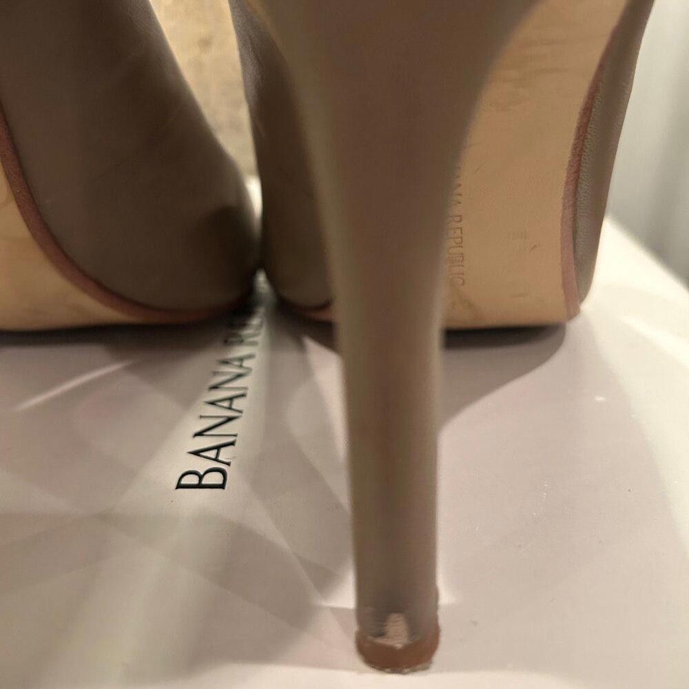 Banana Republic Banana Republic GAYLE pump with Zippered Ankle Strap Size US 8.5 / IT 38.5 - 6 Thumbnail