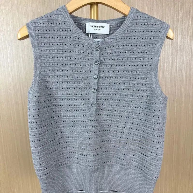 Thom Browne Thom Browne Women's Gray Wool Sweater . Size L / US 10 / IT 46 - 1 Thumbnail
