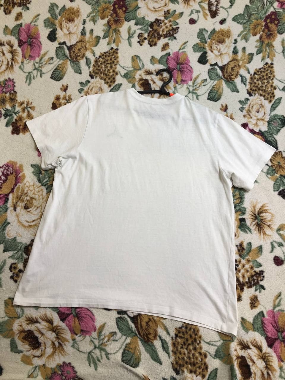 Jordan Brand MENS NIKE AIR JORDAN WHITE BASIC SHORT SLEEVE TOP Size US L / EU 52-54 / 3 - 5 Thumbnail