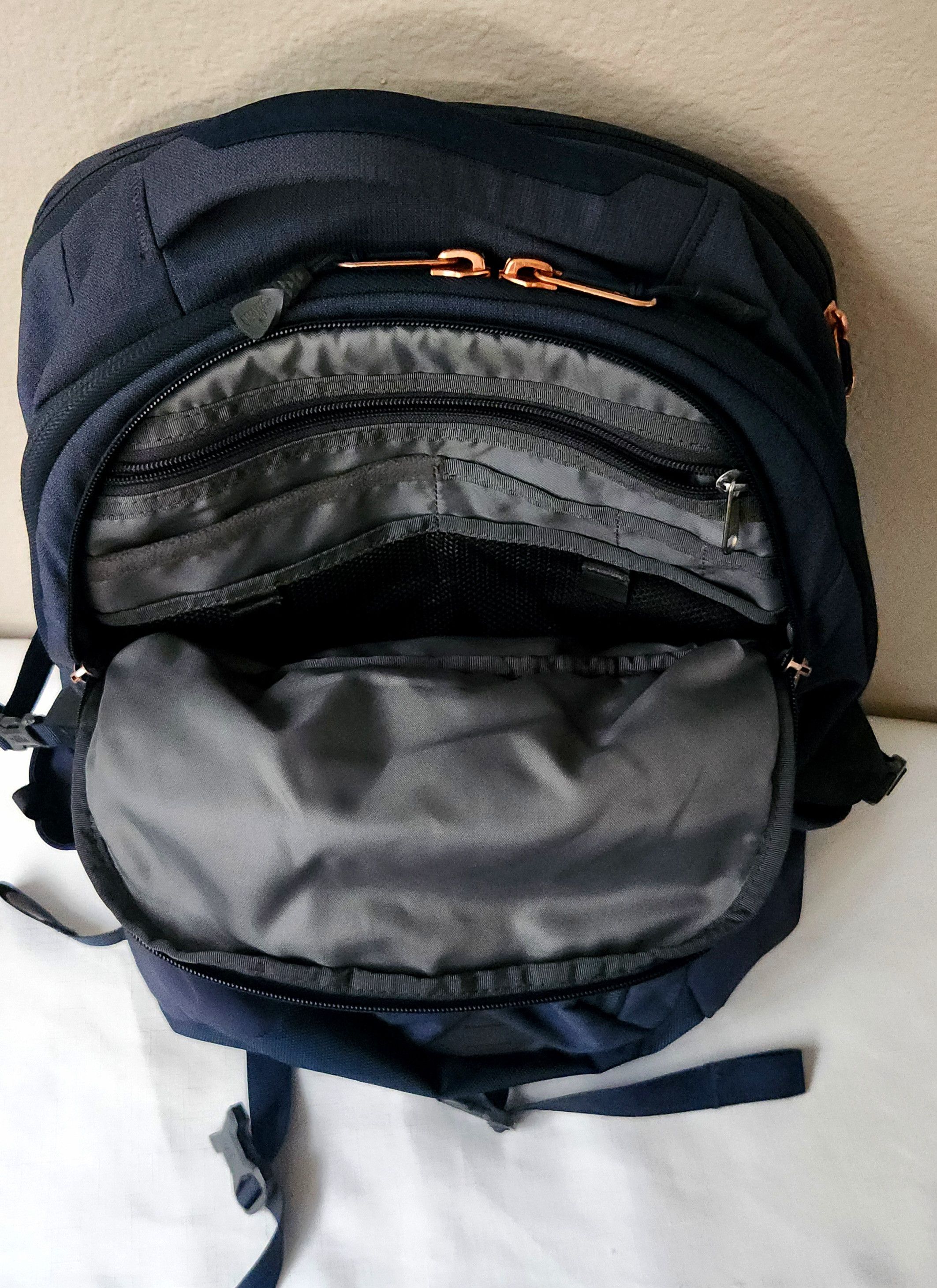 The North Face The North Face Surge Backpack Navy Blue Hiking School Size ONE SIZE - 8 Thumbnail