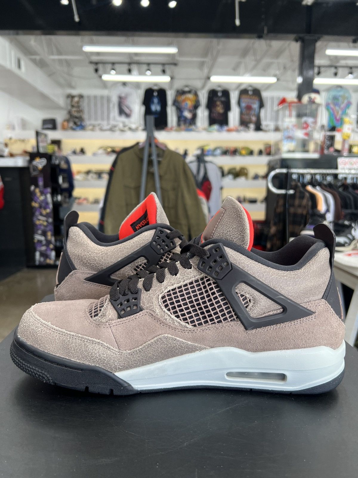 Jordan Brand Air Jordan 4 Taupe Haze Sz. 11.5 (2021) Size US 11.5 / EU 44-45 - 3 Thumbnail