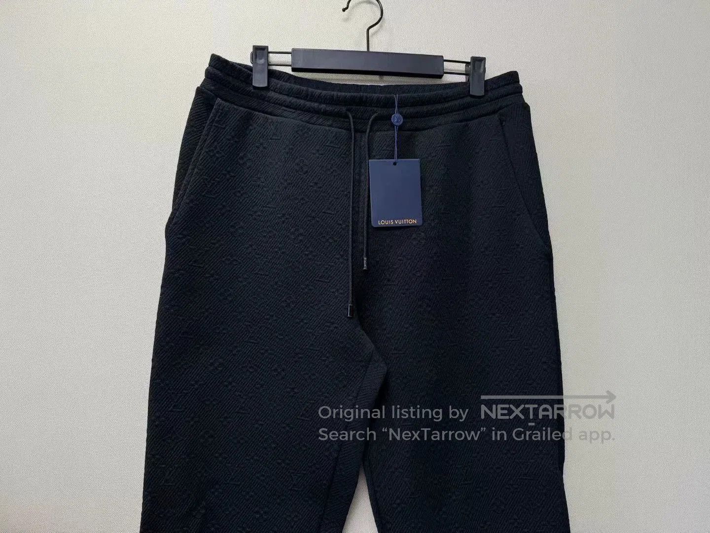 Louis Vuitton louis vuitton black embossed logo sweatpants. Size US 28 / EU 44 - 2 Thumbnail