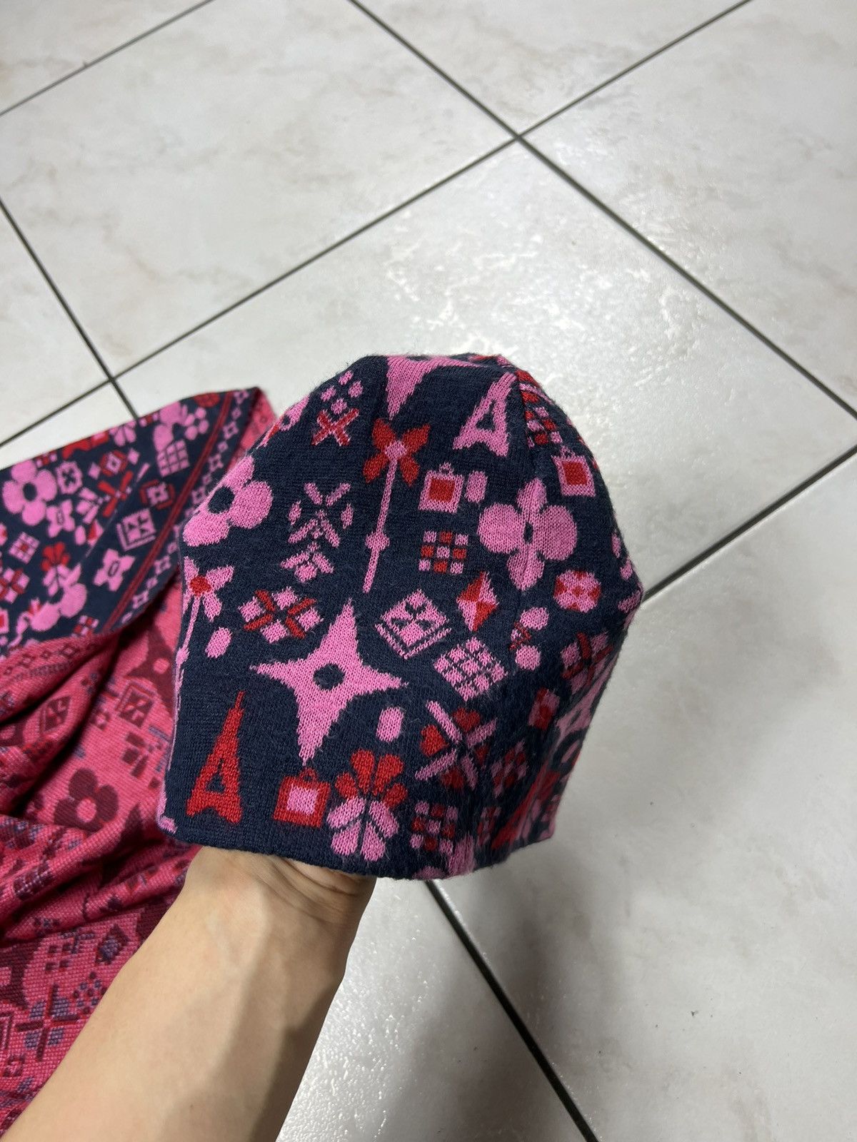 Louis Vuitton Vintage Louis Vuitton set hat+scarf floral monogram luxury Size ONE SIZE - 17 Thumbnail