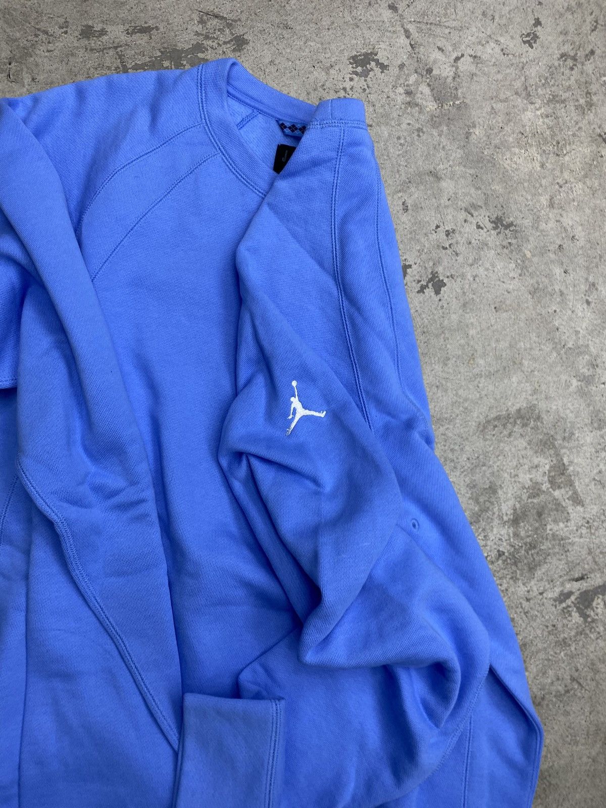 Jordan Brand Jordan UNC Crewneck Rare Size US L / EU 52-54 / 3 - 4 Thumbnail