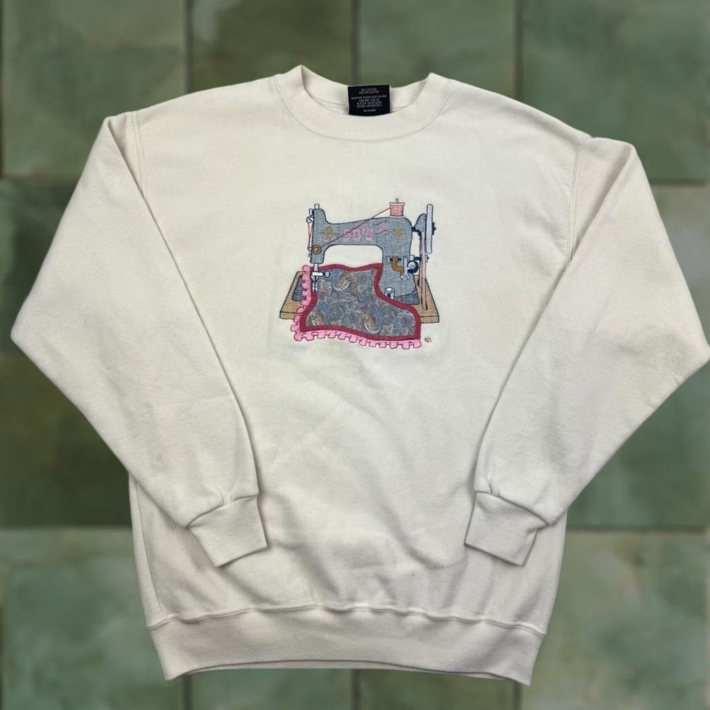 Vintage VINTAGE Bedding? No, this is Vintage Sewing Machine Sweatshirt Womens Large Grandma Cute Fun 90s Embroidery Size L / US 10 / IT 46 - 1 Thumbnail