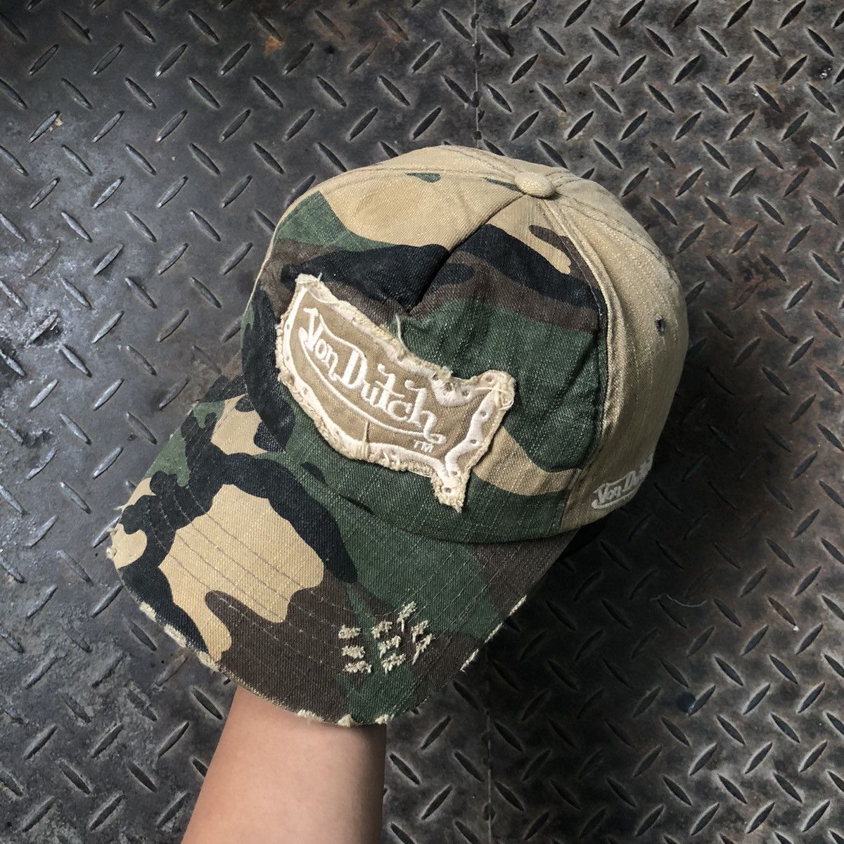 Von Dutch Vintage Vondutch Ripped Army Camouflage Distressed Hat Size ONE SIZE - 2 Thumbnail