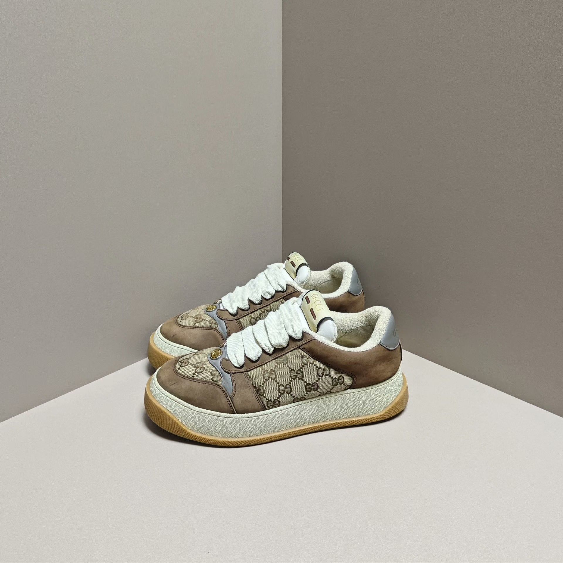 Gucci Gucci Brown Lowtop Sneakers 9 Men Size US 9 / EU 42 - 1 Thumbnail