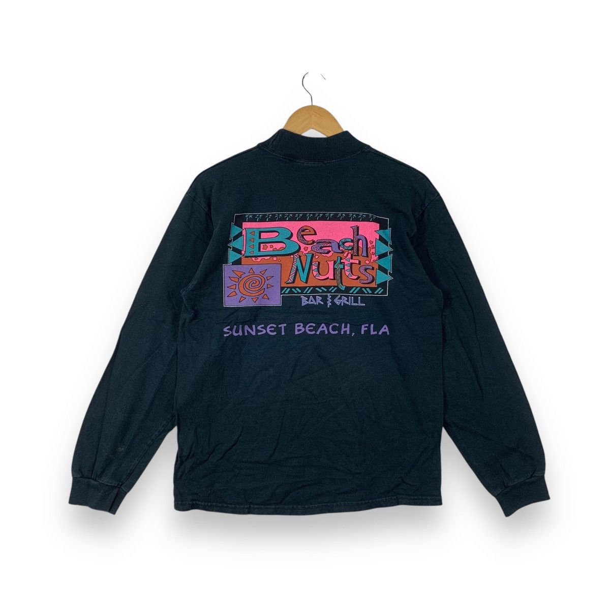 Vintage Vintage BEACH NUTTS BAR & GRILL Long Sleeve Tee Shirt Sunset Size US M / EU 48-50 / 2 - 1 Thumbnail
