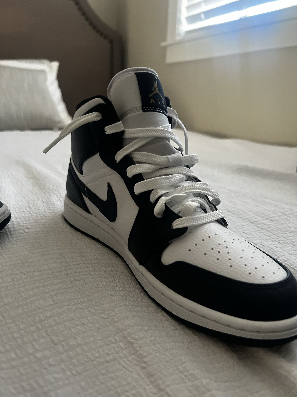 Jordan Brand AIR JORDAN 1 MID Size US 8.5 / EU 41-42 - 9 Thumbnail