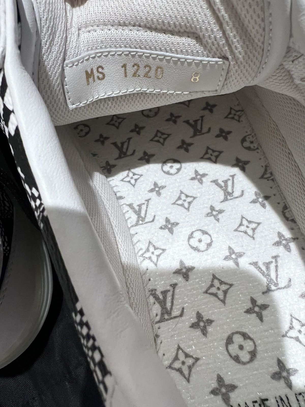 Louis Vuitton Virgil Abloh Louis Vuitton Ollie sneakers Size US 9.5 / EU 42-43 - 7 Thumbnail