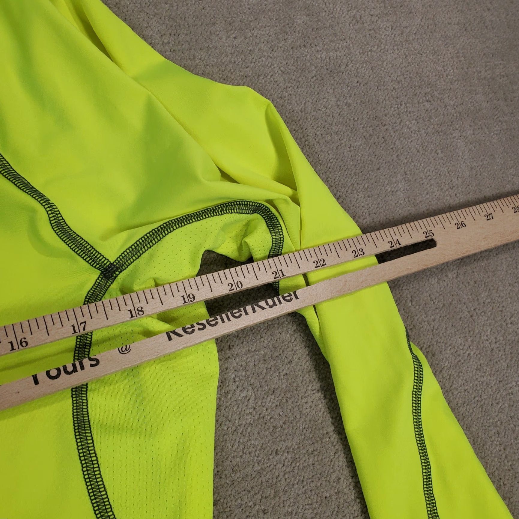 Under Armour Under Armour Logo Long Sleeve Compression Shirt Mens 2XL Yellow HeatGear Training Shirt Size US XXL / EU 58 / 5 - 7 Thumbnail