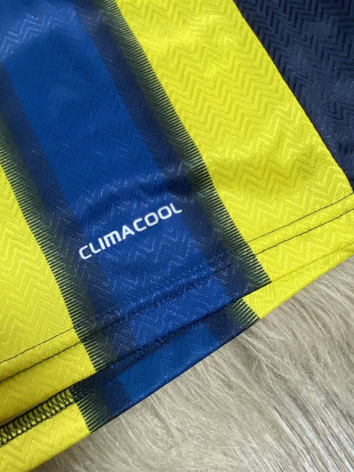 Adidas Adidas Fenerbahce home football soccer jersey 2011 Size US L / EU 52-54 / 3 - 7 Thumbnail