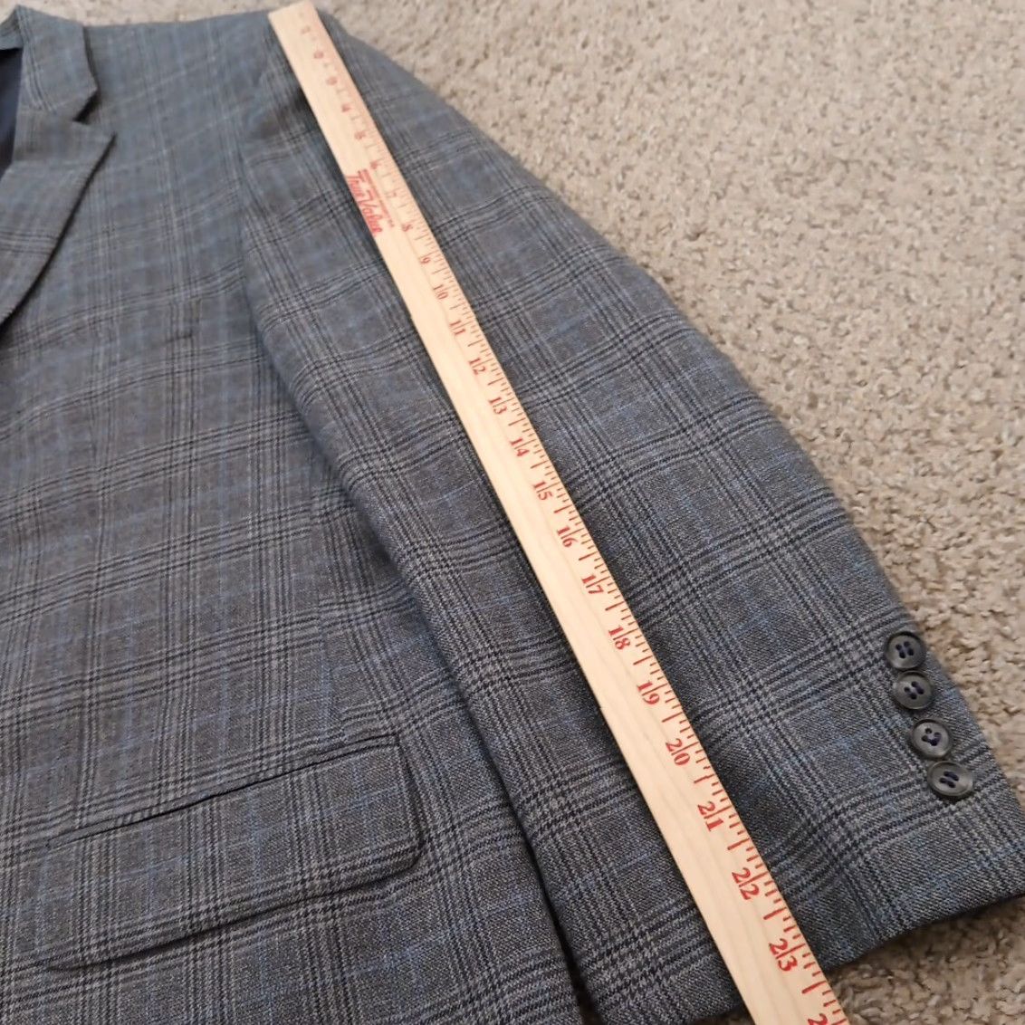 Jos. A. Bank Jos. A. Bank Traveler Blazer Mens 46 Gray Plaid Wool Two Button Double Vent Notch Lapel 2 Piece Regular Jacket Vintage No Mens Size 46R - 3 Thumbnail