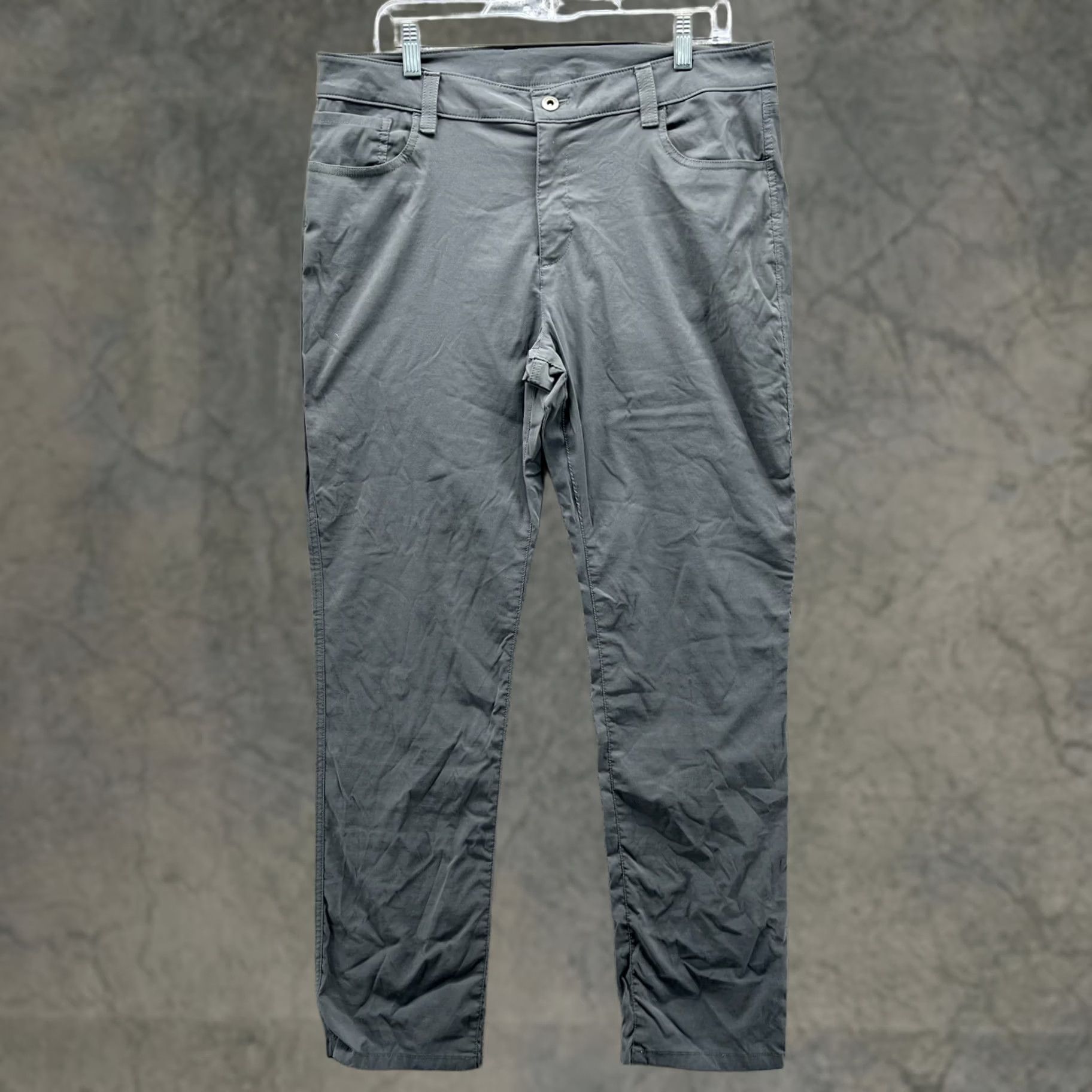 Eddie Bauer VINTAGE Eddie Bauer Pants Women 16 Gray Chino Flat Front Cotton Outdoors Hiking Straight 29in Inseam Womens Size 38" / US 16 / IT 52 - 1 Thumbnail