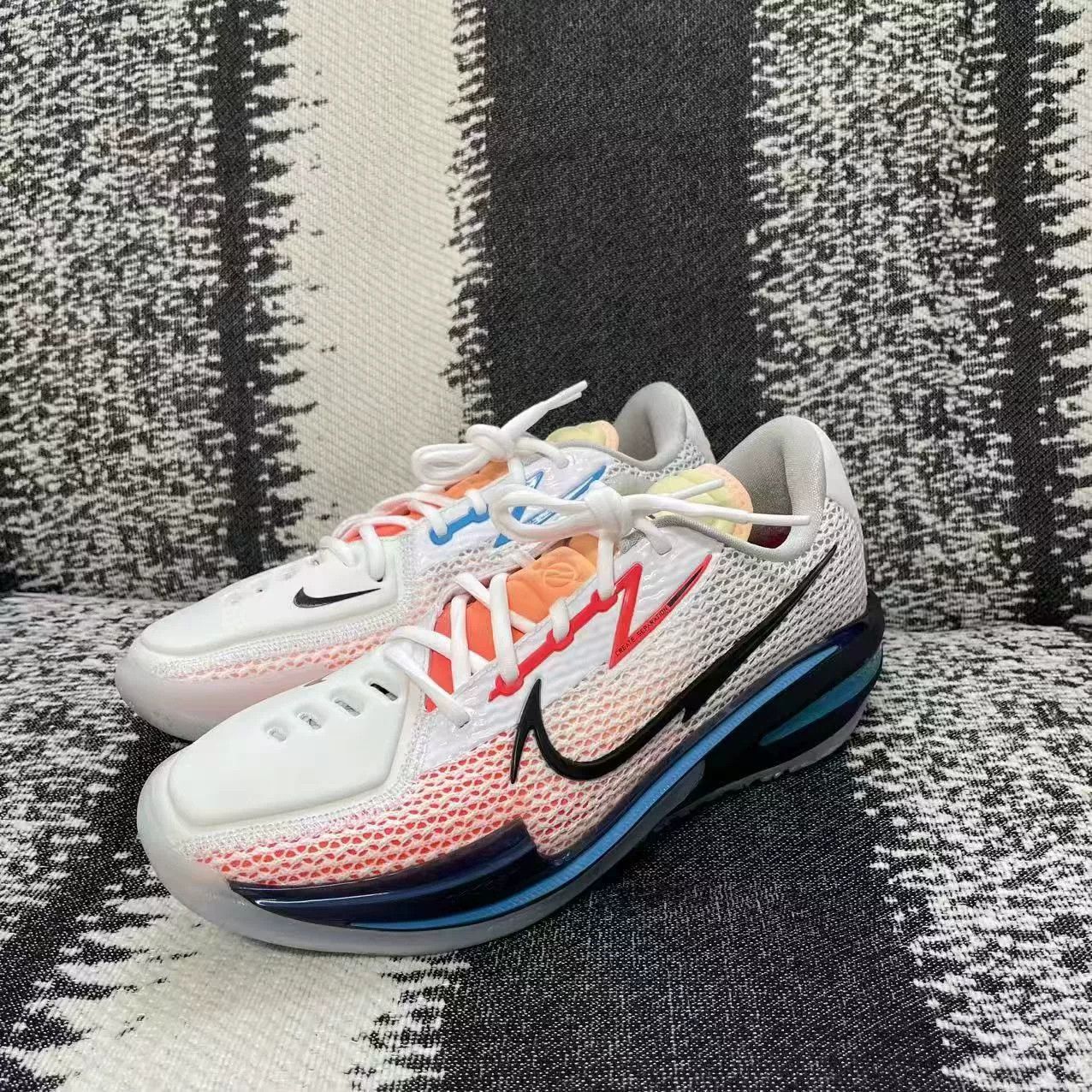 Nike Nike Blue Lowtop Sneakers 8 Men Size US 8 / EU 41 - 1 Thumbnail