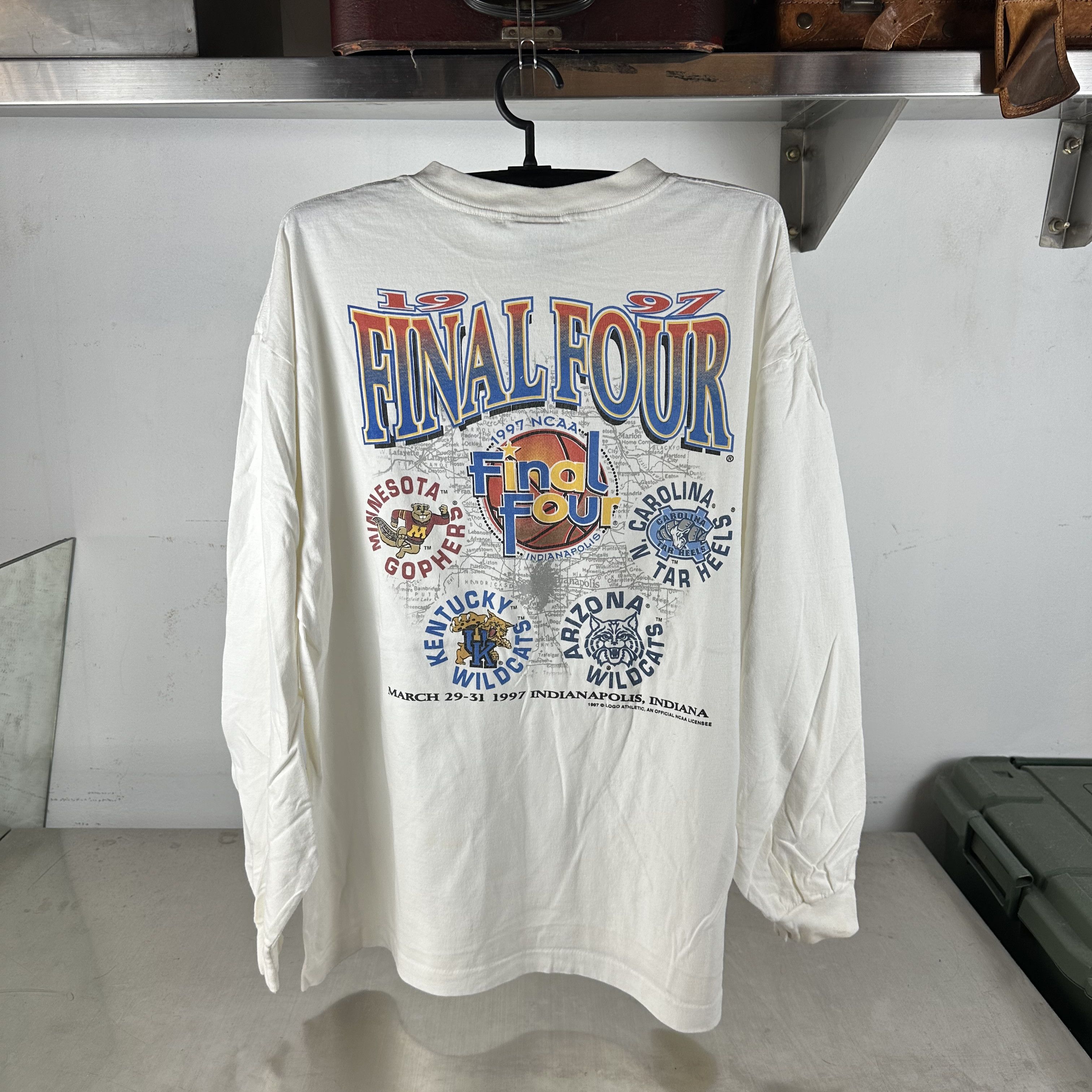 Vintage 1997 NCAA College Basketball Final Four Long Sleeves Tee Size US XL / EU 56 / 4 - 1 Thumbnail