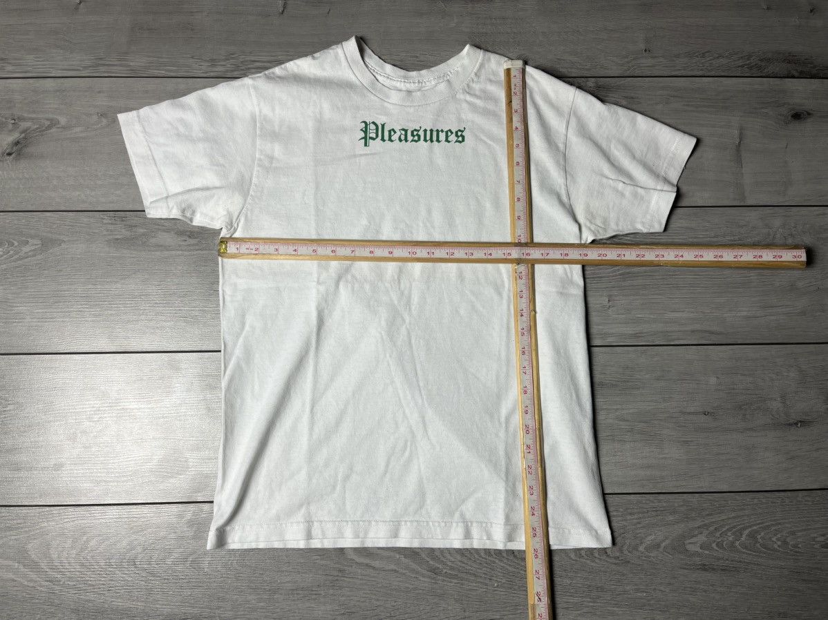 Pleasures Pleasures tshirt center logo size Medium Size US M / EU 48-50 / 2 - 6 Thumbnail