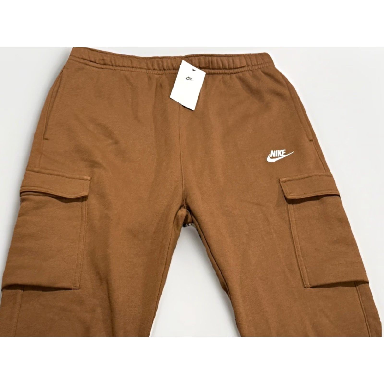 Nike NWT Nike Cargo Fleece Pants Sweatpants Logo Men's M Brown Cotton Fleece Cargo Regular Inseam 26.5 in Size US 31 - 4 Thumbnail