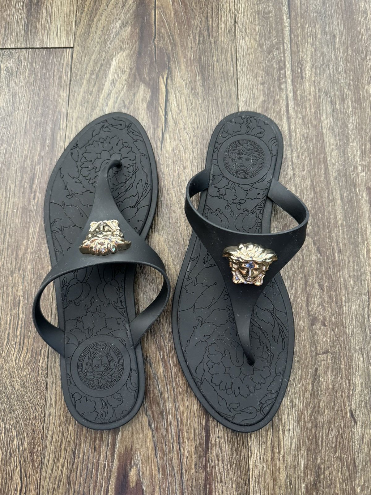 Versace Versace La Medusa Thong Slides Size US 7 / IT 37 - 5 Thumbnail