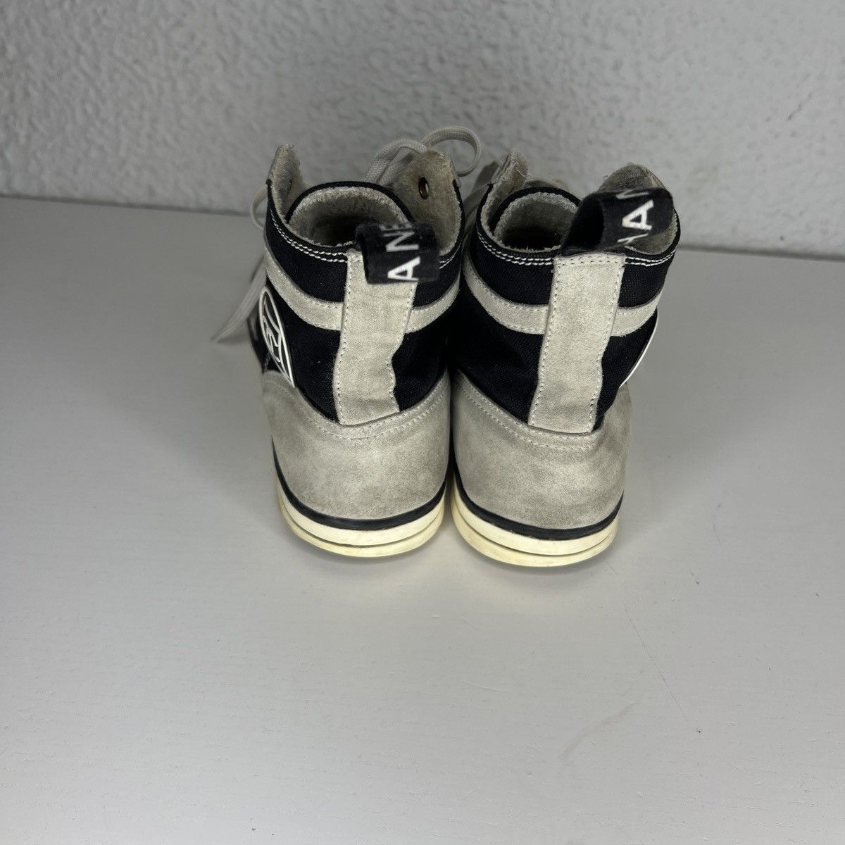 Chanel Chanel High-Top Sneakers Shoes CC Logo Grey Black Size US 7.5 / IT 37.5 - 4 Thumbnail