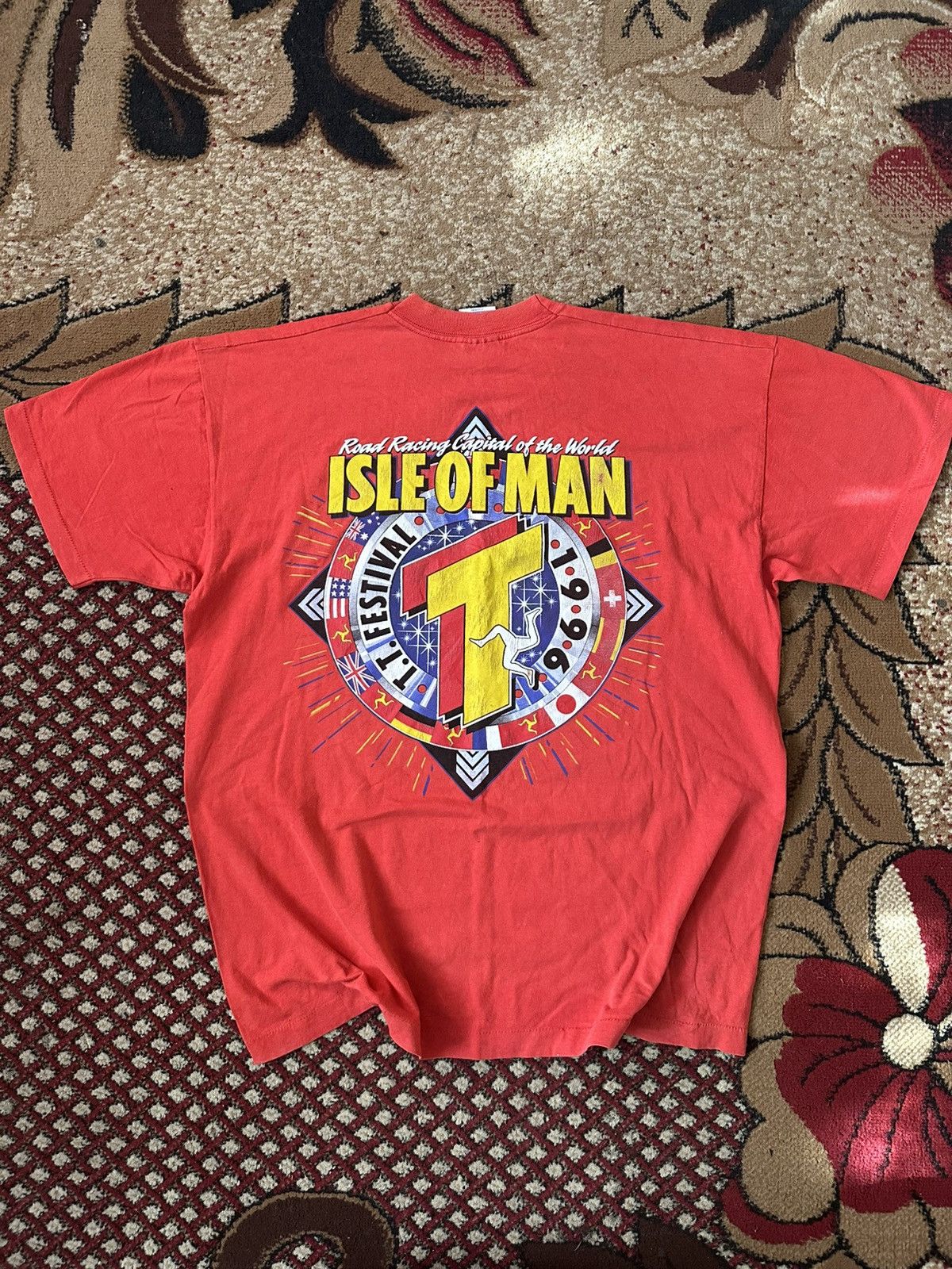 Vintage Vintage 90s single stitch isle of the man t-shirt L/XL Size US L / EU 52-54 / 3 - 3 Thumbnail