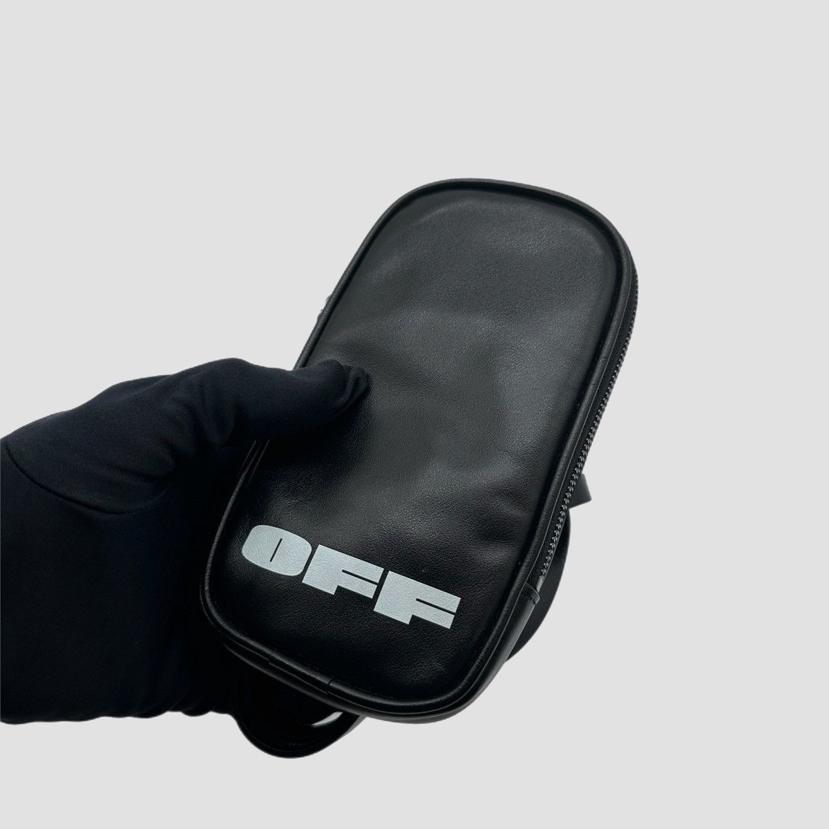 Off-White Off-White Logo iPhone Holder / Side Bag Size ONE SIZE - 11 Thumbnail