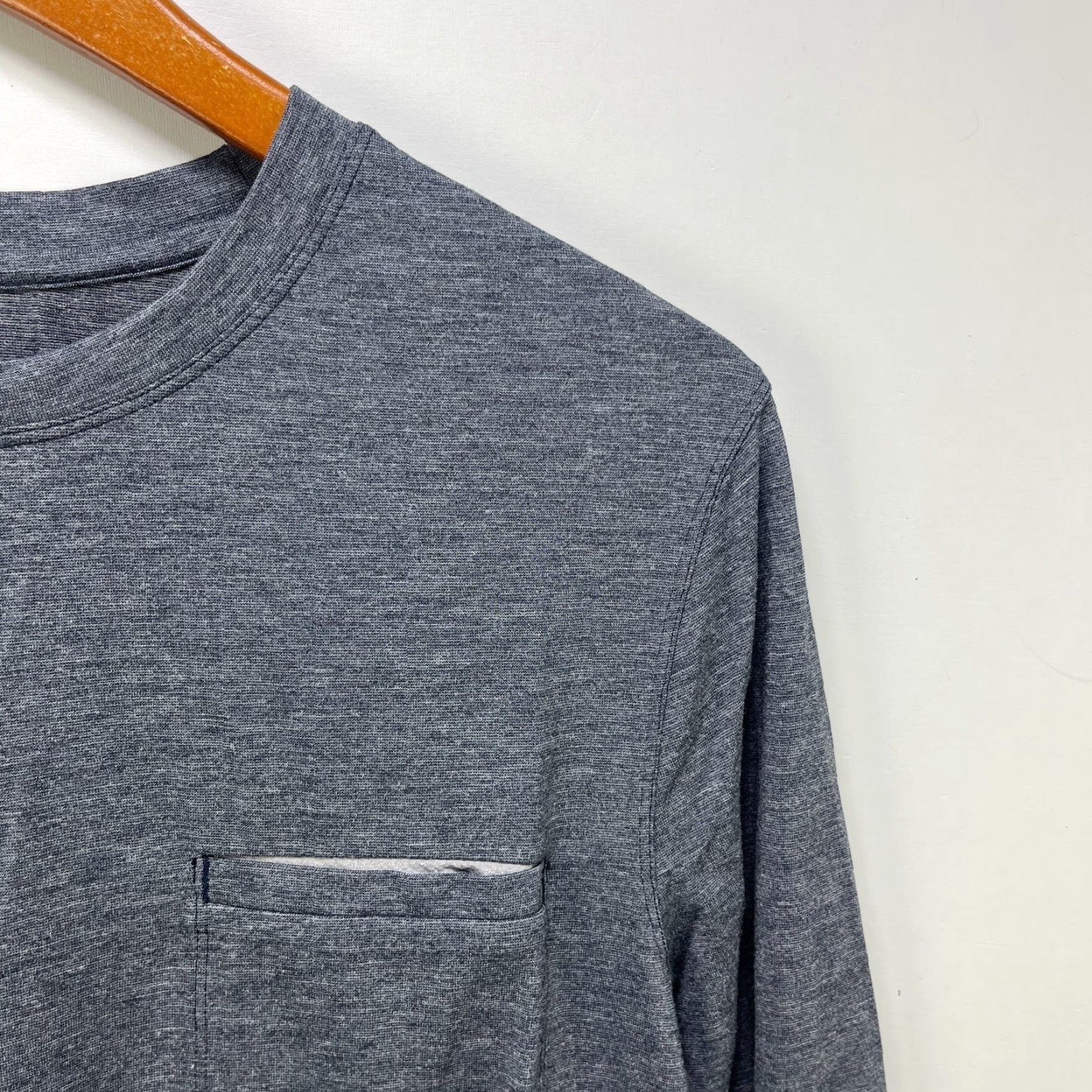 Lululemon Lululemon Longsleeve Shirt Mens M Gray Cotton Polyester Knit Logo Activewear Crew Neck Vintage: No Size US M / EU 48-50 / 2 - 3 Thumbnail